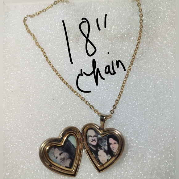 Gold Vintage Locket Photo Pendant w/ Floral Dove Motif - Picture 6 of 13